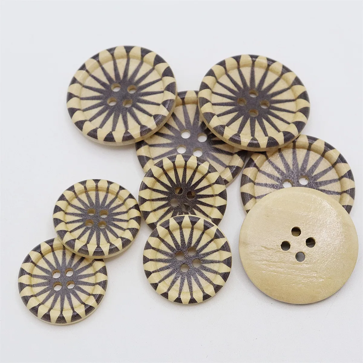 10pcs 30mm/40mm Large Wood Buttons 4 Holes Black Star Patterns Round Sewing Embellishments Cardmaking Scrapbook Bag Decorations