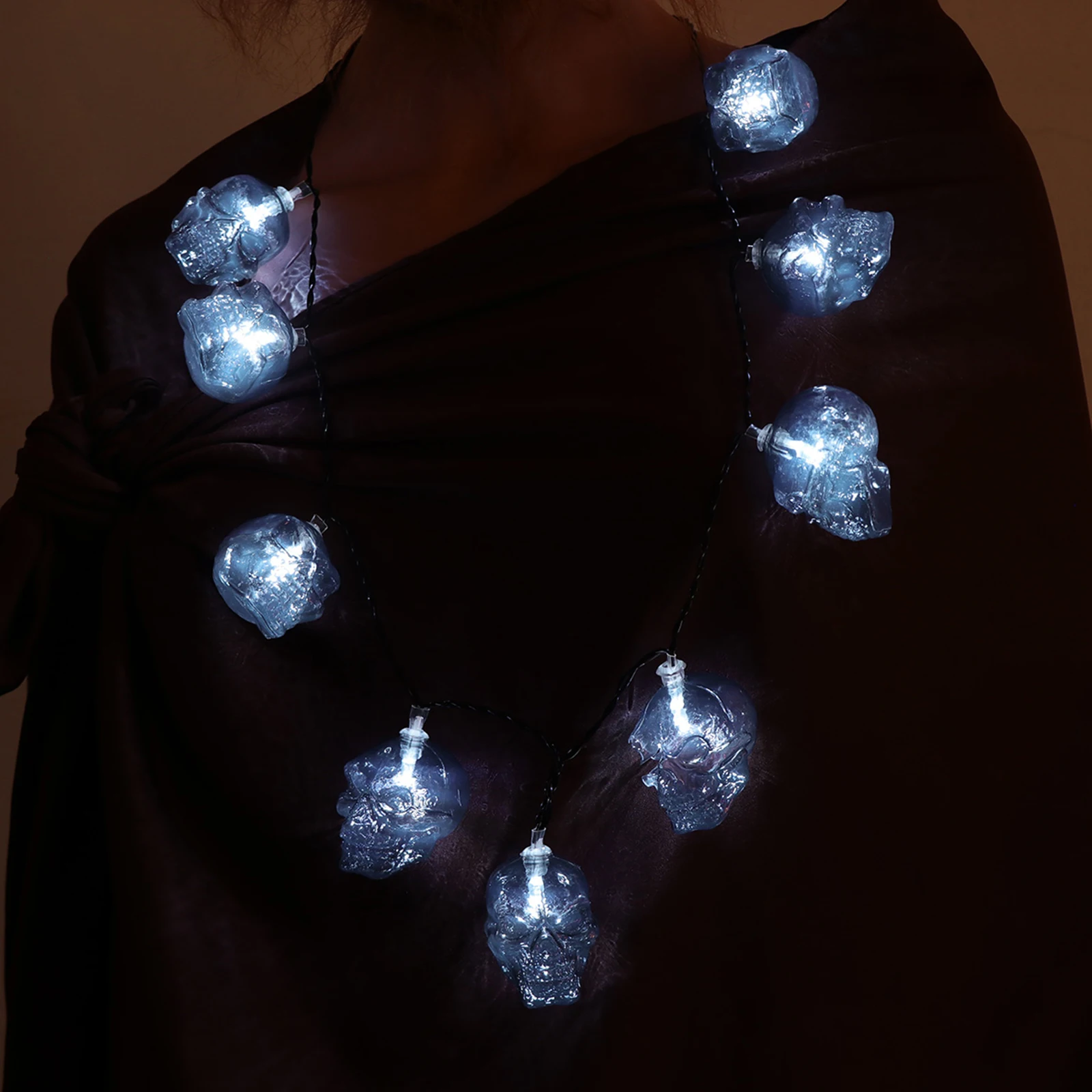 

Halloween Glowing Necklace Light String Horror Skull String Light Decorative Light up Necklace for Halloween Party Dancing Party