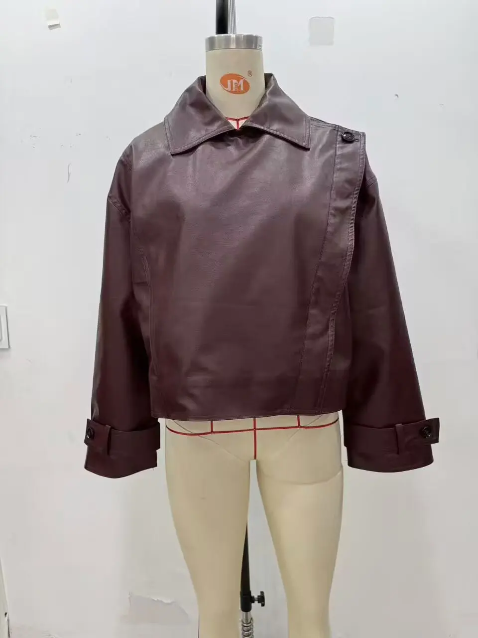 HH Weibliche Street Fashion Glanz Leder Jacke Lange Ärmel Revers Tasten Reise Straps Herbst Solide Vintage Asymmetrische Mäntel