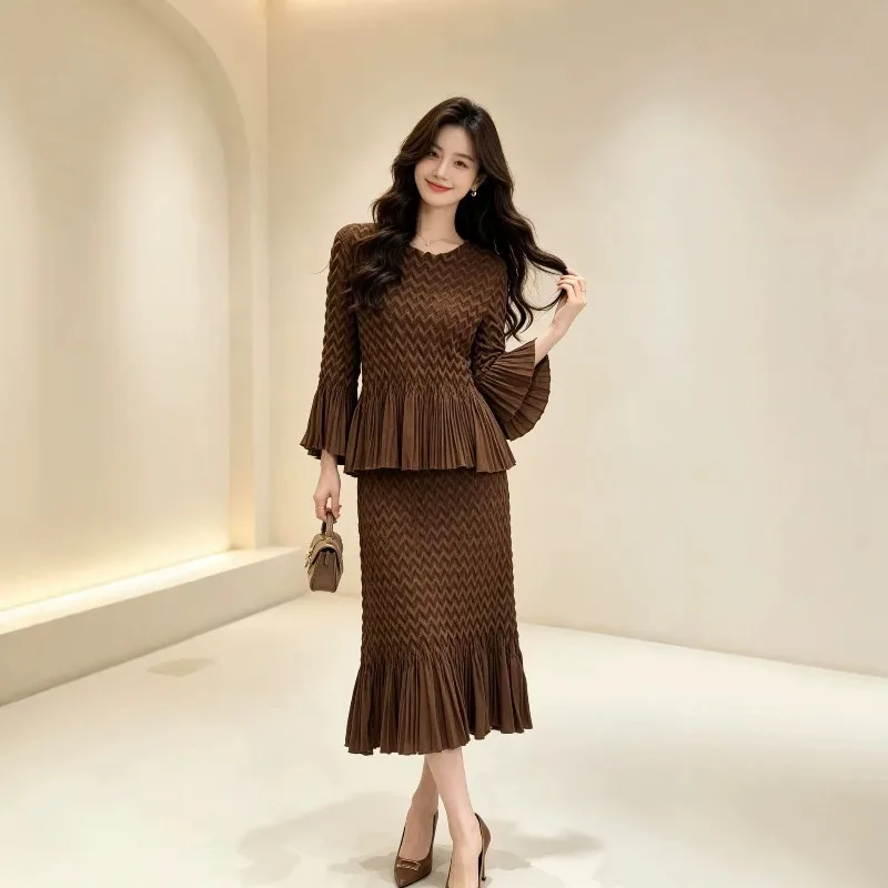 Autumn New Miyake Wave Pleated Top Elegant V-neck Long Sleeve Flared Sleeve T-shirt Stretch Fishtail Skirt 2-Piece Set Women