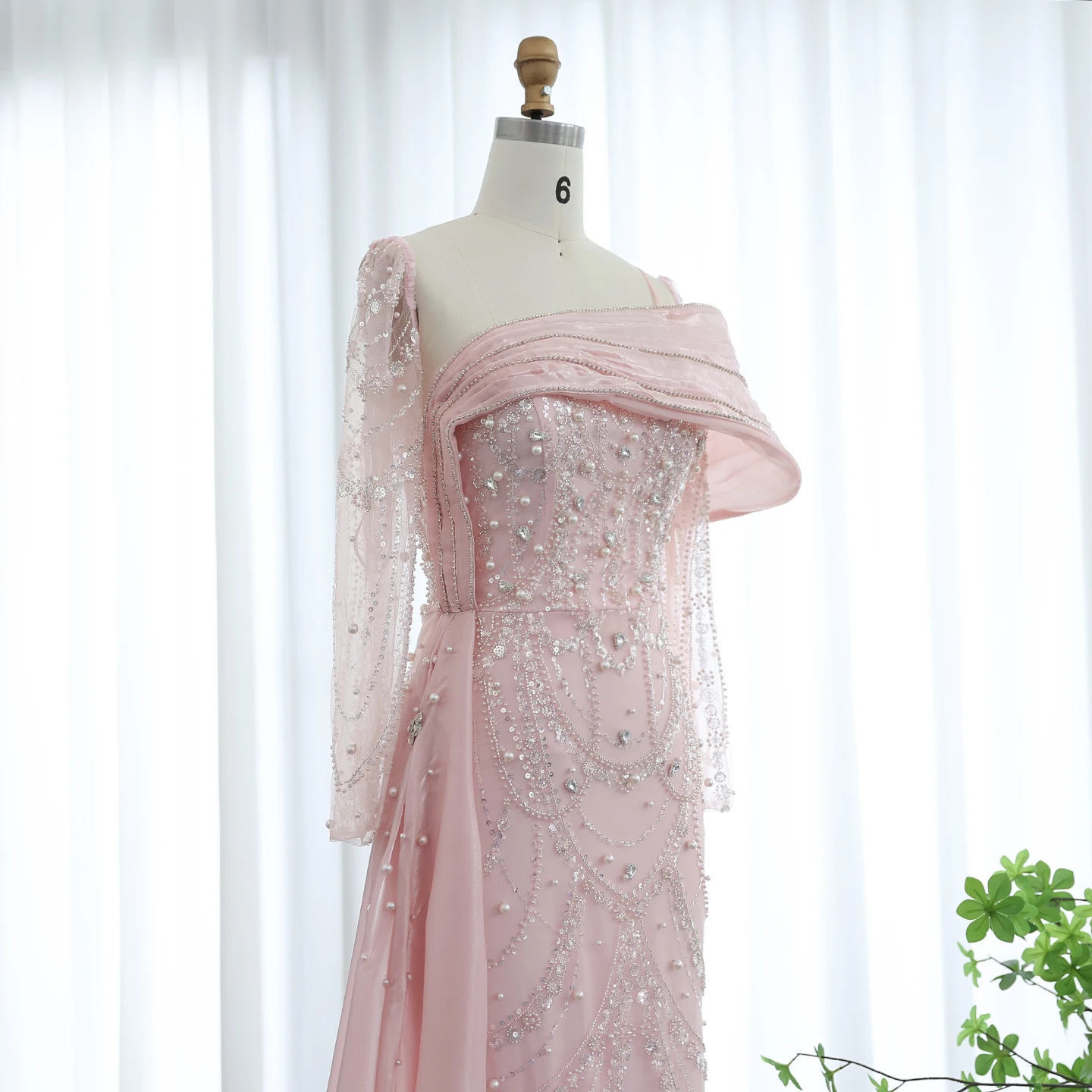 Sharon Said Luxuriöses Nude-Kristall-Meerjungfrauenkleid mit Überrock, Langen Ärmeln, Dubai Hochzeits- und Abendkleid SS256 Maßanfertigung – Detail 15