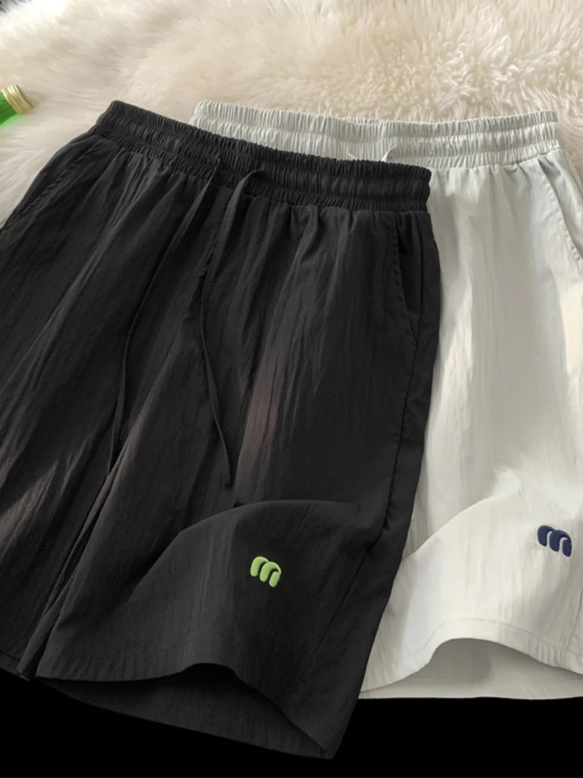 

Мужские летние тонкие дышащие спортивные шорты из ледяного шелка для пляжа и активного отдыха, свободного кроя, длиной до колена