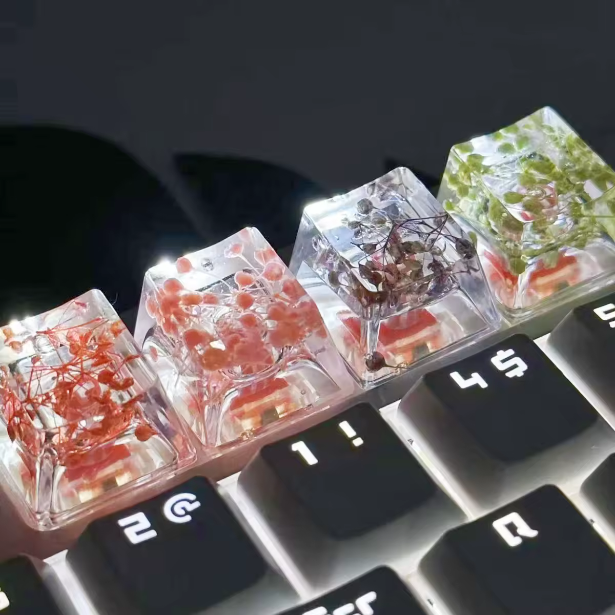 Translucent Gypsophila Dried Flower Keycaps for Cross-Axis Mechanical Keyboards -Unique and Stylish Keycap Accessories