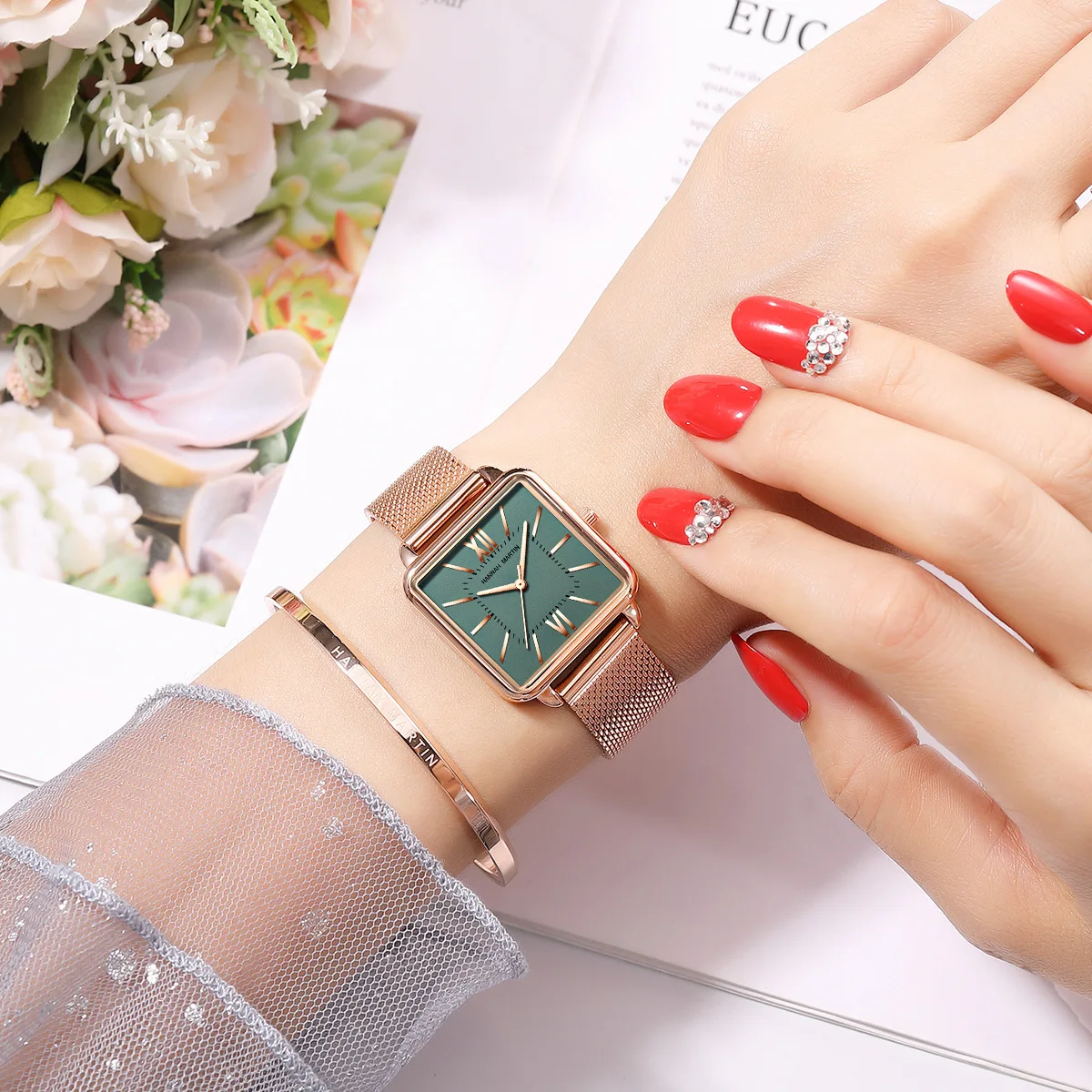 HANNAH MARTIN Watches for Women New Fashion Casual Japan Quartz Movement Green Dial Trend Steel Strap Women Watch Reloj Mujer