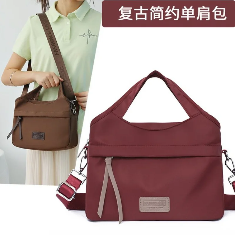 

Women's Handbag Crafted From Fine Leather Featuring Trendy Commuter Design And Famous Vintage Paris Look​