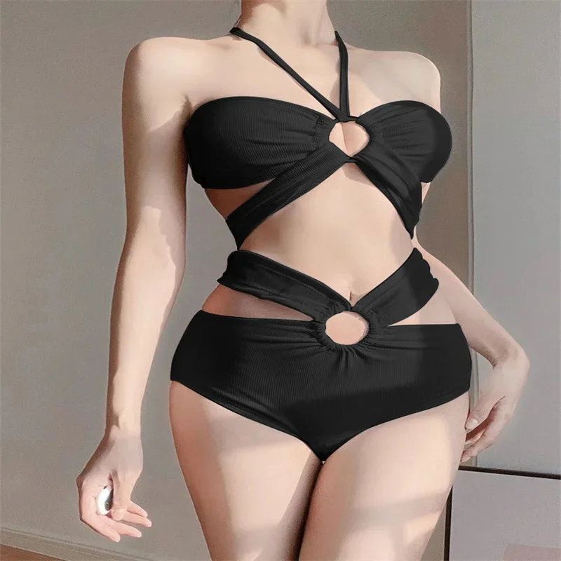 2025 Costume da bagno da donna con cinturino bianco Costume da bagno bikini sexy per ragazza calda da donna a tre punti per le vacanze primaverili