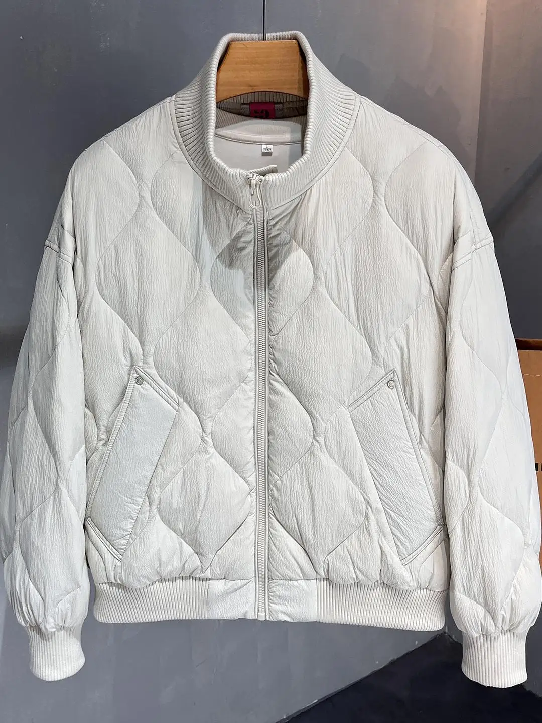 

Высококачественный мужской пуховик с воротником-стойкой, 85% пуха, теплая зимняя верхняя одежда, повседневный стиль, нейлоновая ткань, стандартный крой