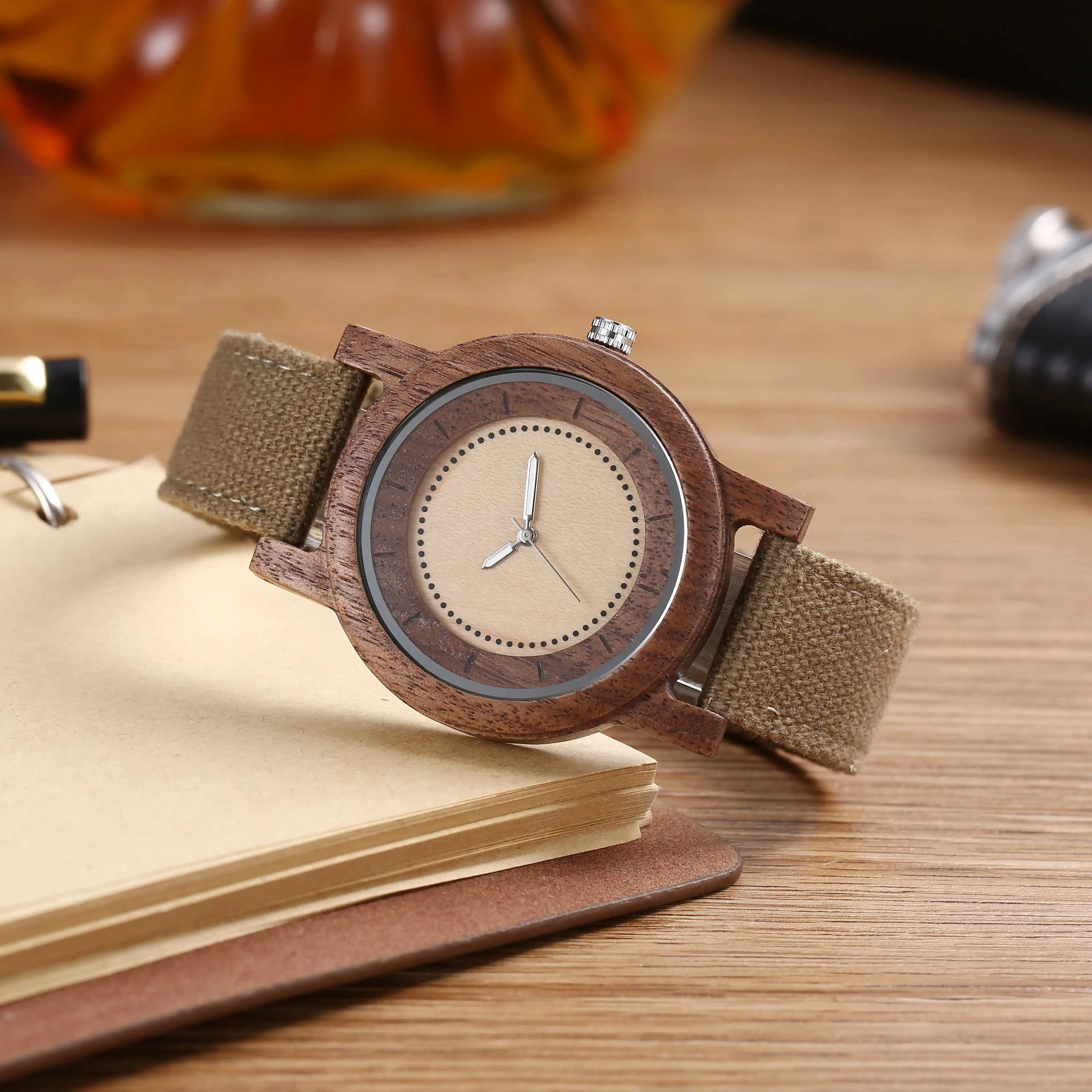 Montre Personnalisée Rétro pour Homme, Simple, Légère, Échelle en Bois Naturel Pur Fait à la Main, Design Minimaliste