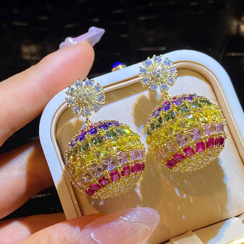 

Fashion Temperament Luxury Exquisite Color Zircon Earrings
