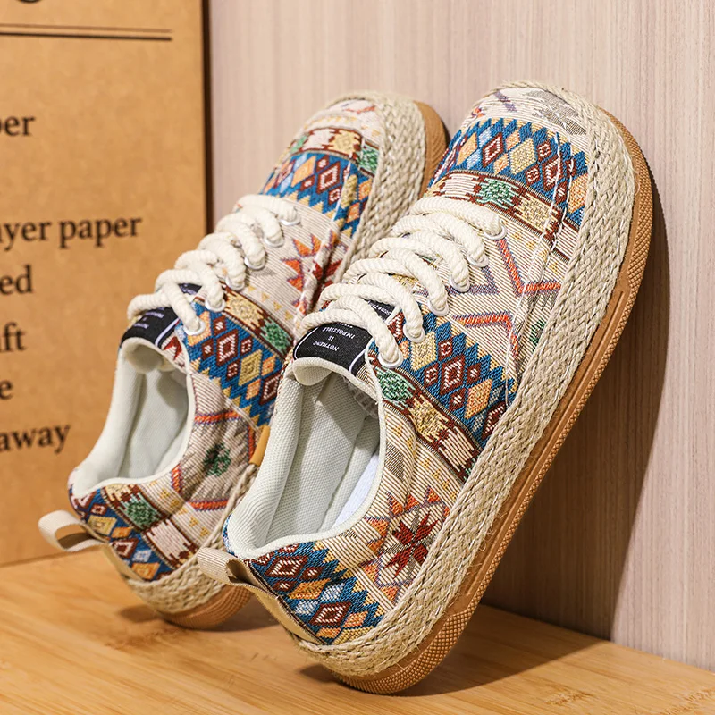 Wide Toe Ethnic Style Embroidered Casual Shoe For Men Chinese Style Linen Spring Sneaker Straw Plaited Article Flats Lace-up