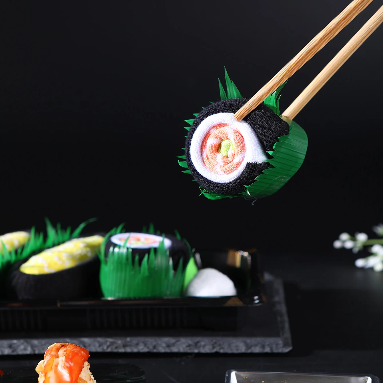 남녀공용 미드카프 양말 2켤레, 참신하고 재미있는 컬러풀한 연어 스시 선물 상자 양말, 유럽 및 미국 패션 트렌디 스타일, 편안하고 통기성 좋은, 파티 캐주얼 참신한 선물, 발렌타인데이, 크리스마스, 산타클로스, 가을 및 겨울 스타일, 사계절 귀엽고 재미있는 양말