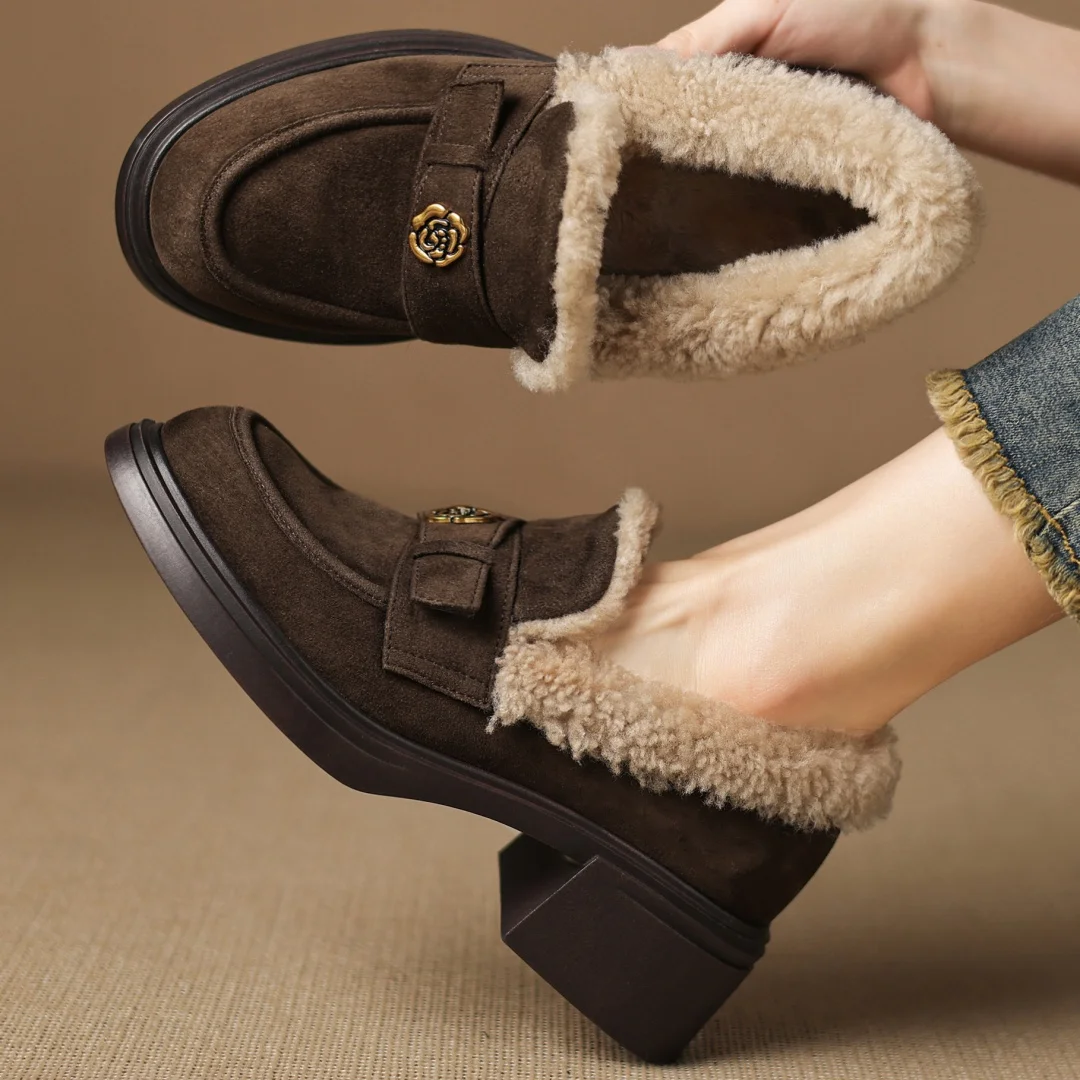 

Женские зимние теплые лоферы из натуральной замши с круглым носком и металлической пряжкой, короткие плюшевые зимние теплые лоферы на платформе и массивном каблуке 5 см