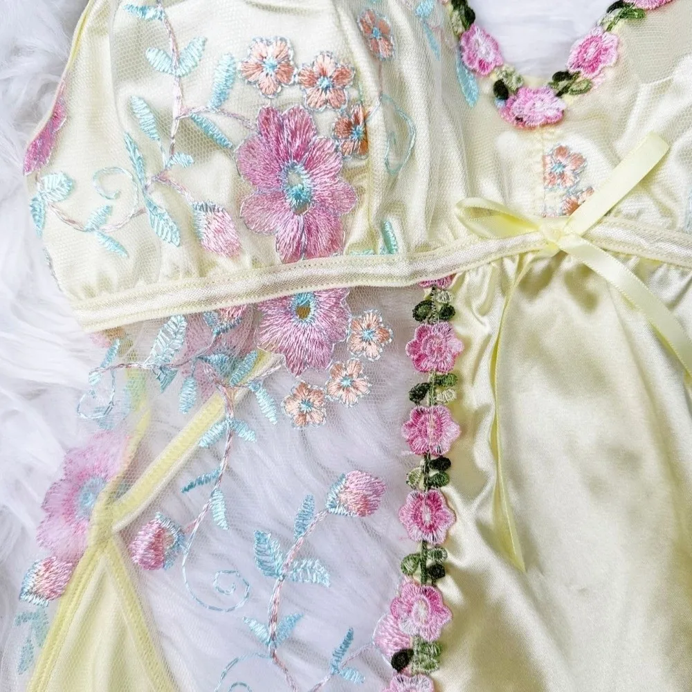 

Тонкая кружевная ночная сорочка с бантом для женщин, с вышивкой цветами и бабочками, из ледяного шелка, на бретельках, сетчатая, прозрачная, для сна