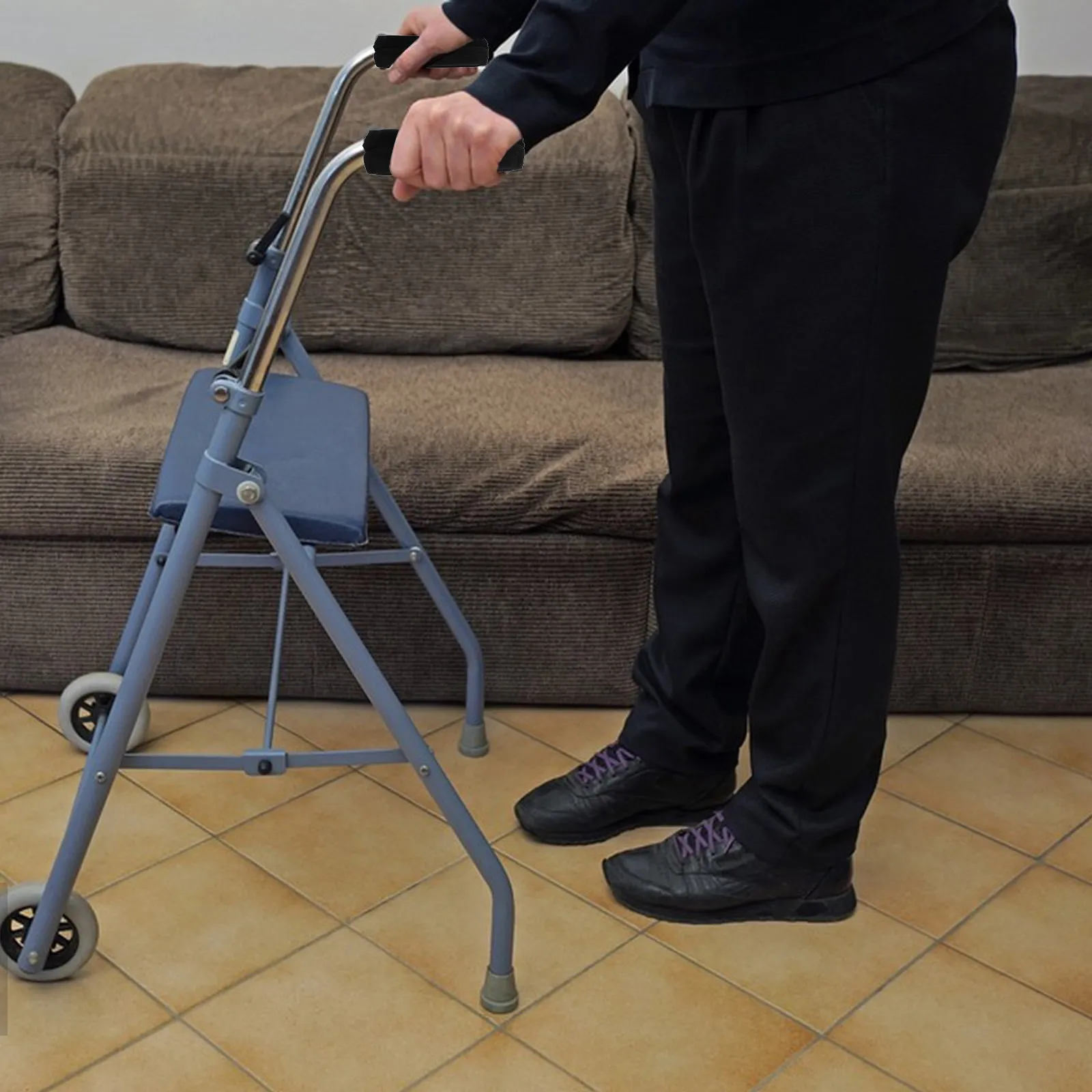 2Pairs Walker Handle Grips Anti Slip Cane Replacement Covers Cushioned Crutch Padded Handles for Seniors Walker Handle Cushions