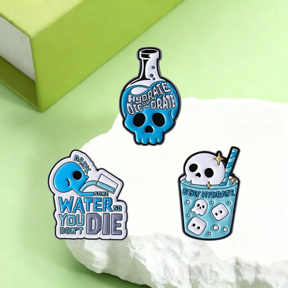 هيدرات يموت عن طريق الفم المينا دبابيس زجاجة الكرتون الجمجمة مياه الشرب شارة معدنية الملابس والاكسسوارات بروش هدية للأطفال صديق