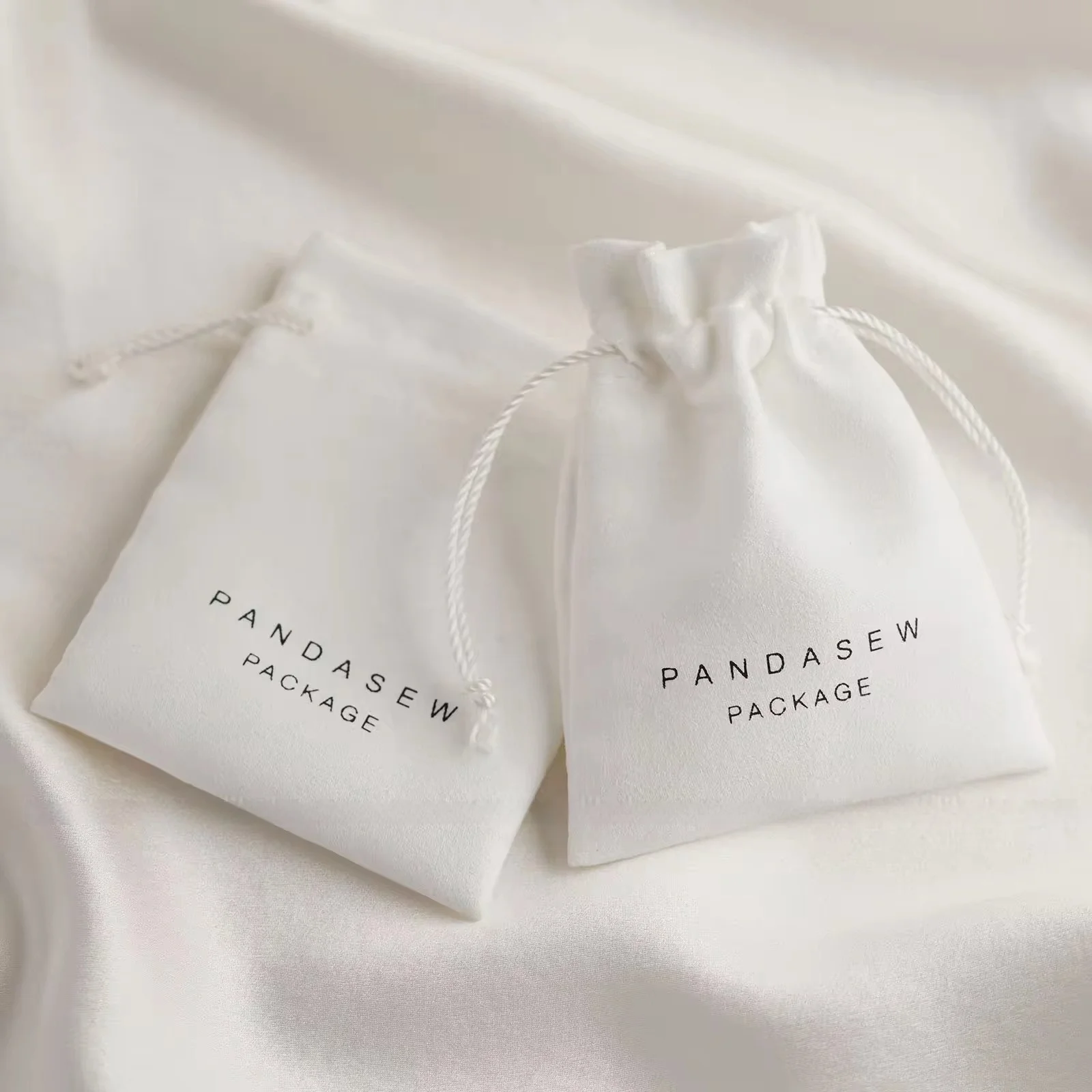 Custom drawstring bag with logo suede gift bag for bracelet necklace jewelry packaging fabric pouch