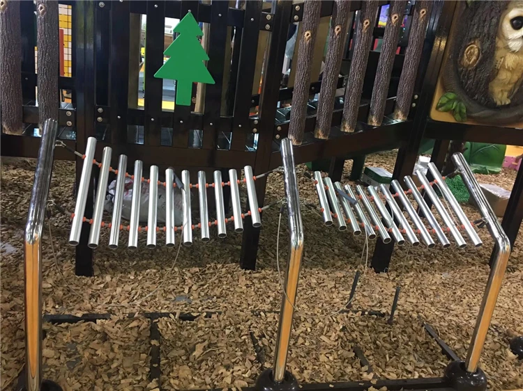 ملعب موسيقي خارجي Harpsichord للأطفال ألعاب قرع معدنية إكسيليفون تدق على Thwacker