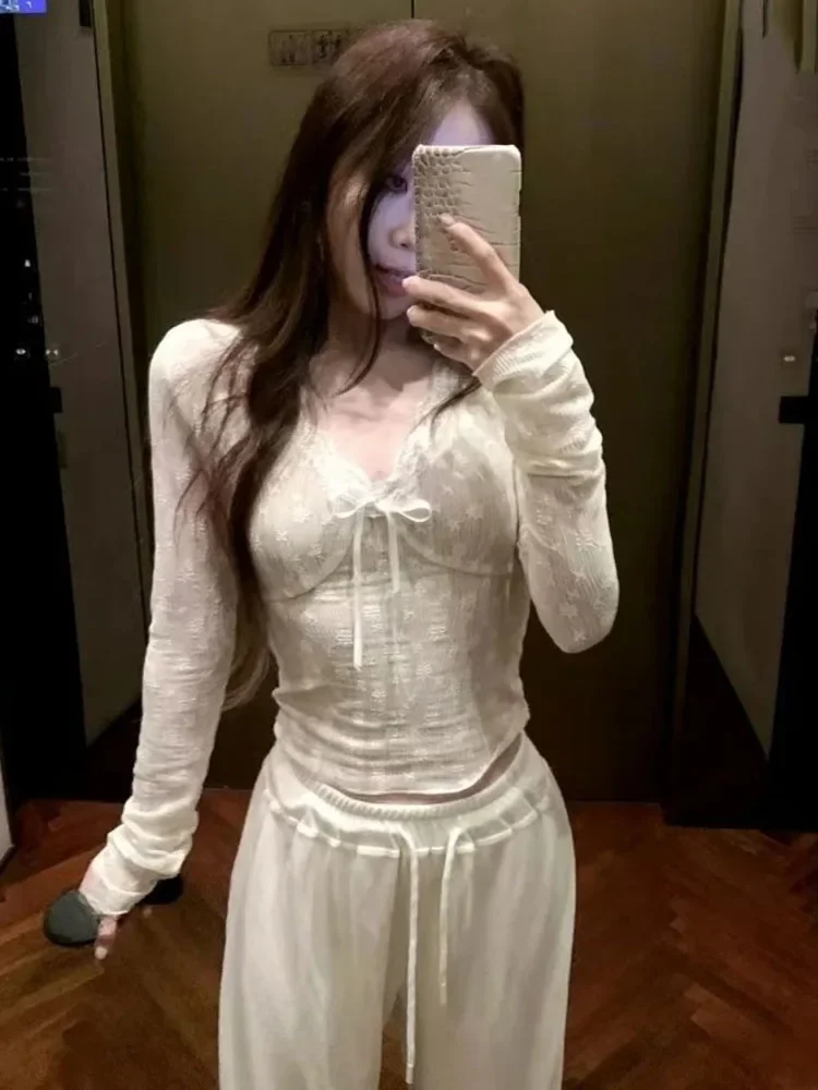 Y2k الجمالية الدانتيل والتطريز زهرة الجنية بلايز 2025 الخريف مثير الجرونج القوس تي شيرت Harajuku Bodycon اقتصاص خمر القمم