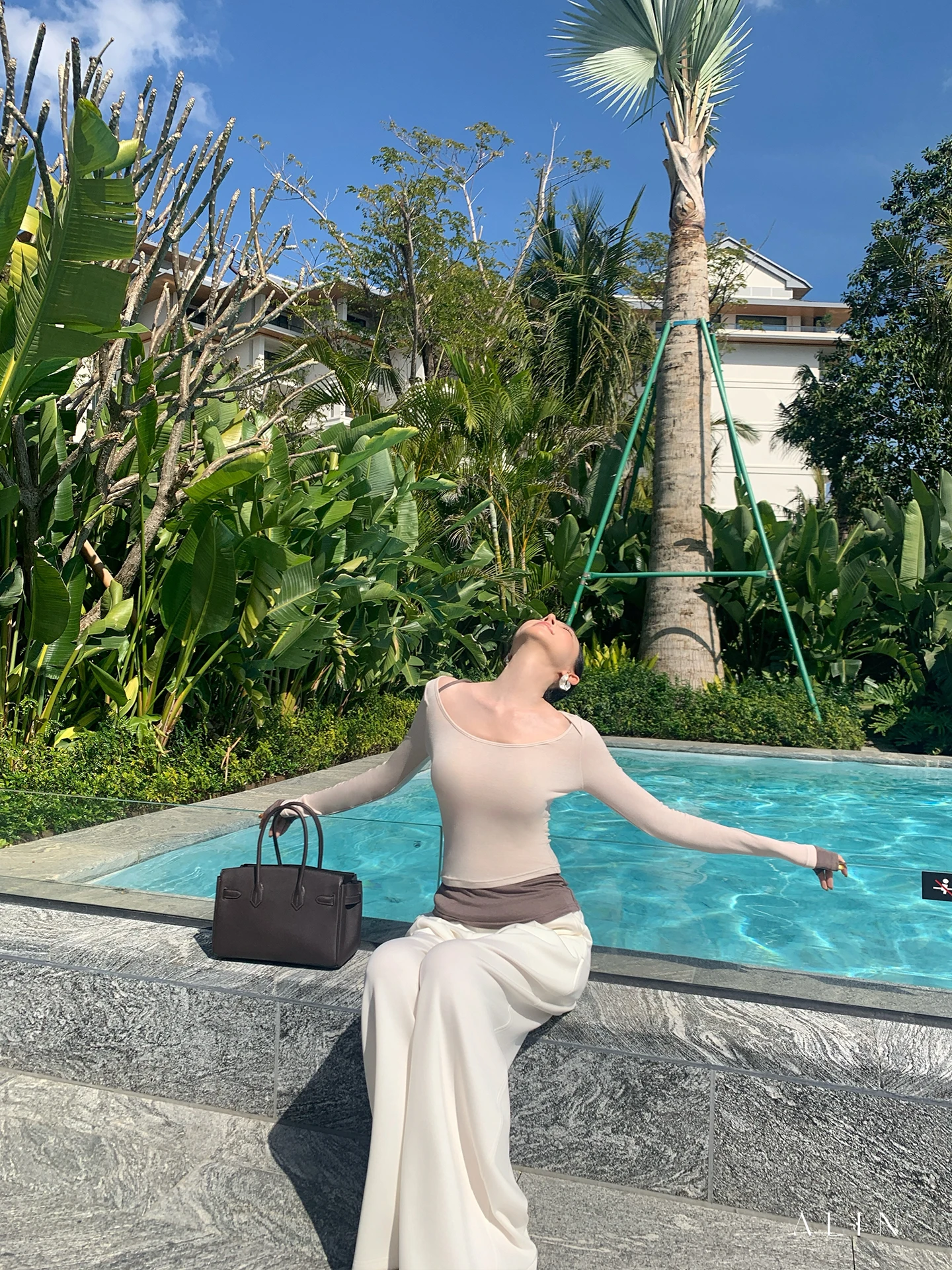 

Женский модный топ Alin из шерстяной смеси с бамбуковым узором, приталенный, с длинным рукавом, U-образным вырезом, вязаный, многослойный дизайн