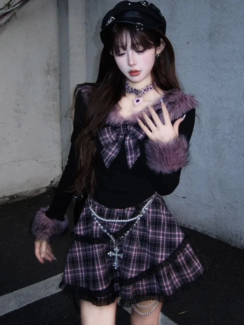 

Стильный комплект для девушек: осенне-зимний комплект из двух предметов с фиолетовым меховым воротником, топ и клетчатая юбка с высокой талией.