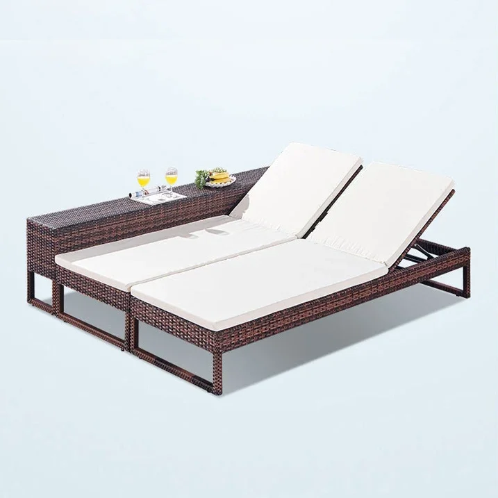 Modern PE Rattan Sunbathing Lounge Chair for Outdoor Hotel Resorts Beach Parks & Villas