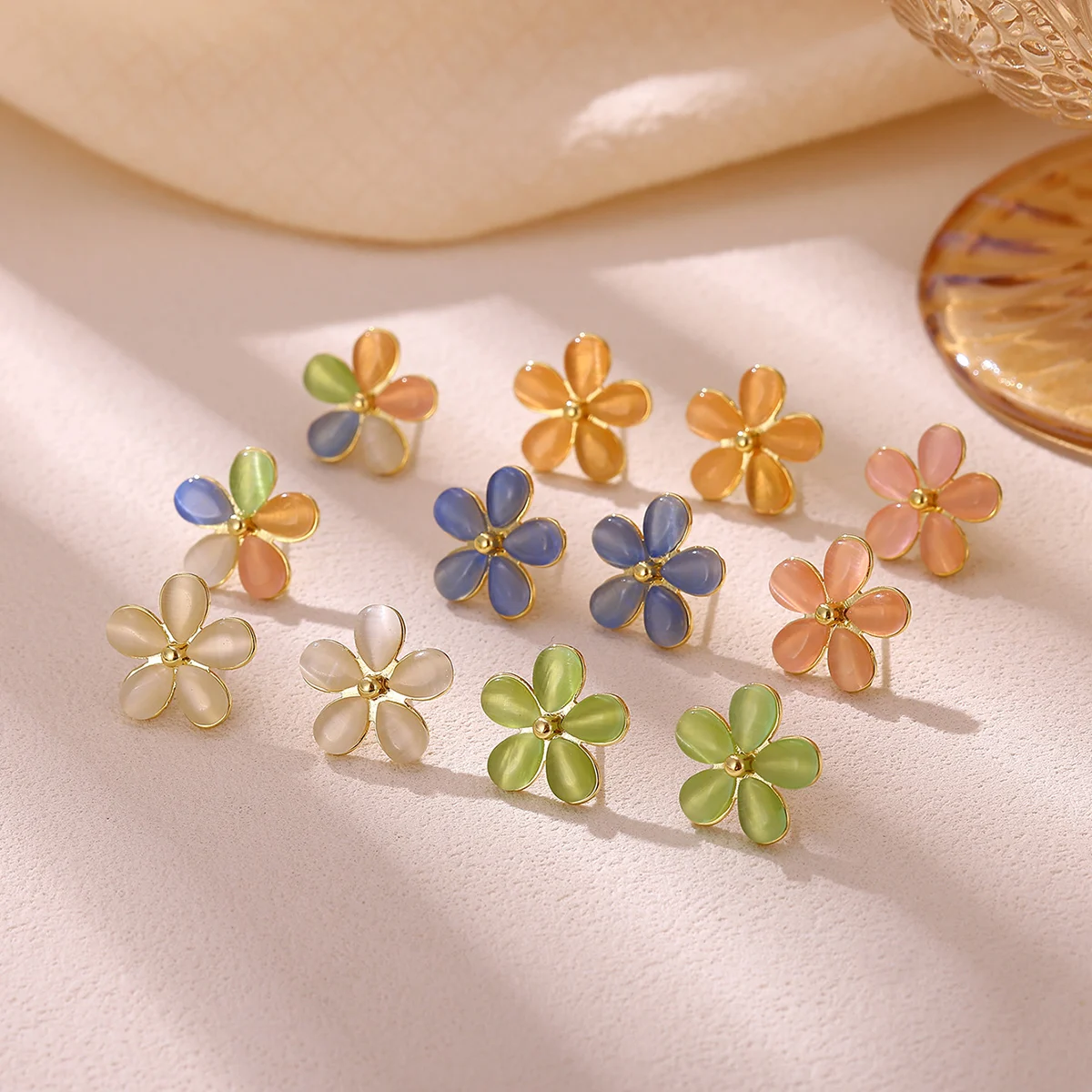 Style Dainty Cat Eye Daisy Earrings Multicolor Pastel Five Petal Flower Stud Gold Color Sweet Women Daily Vacation Jewelry Gift