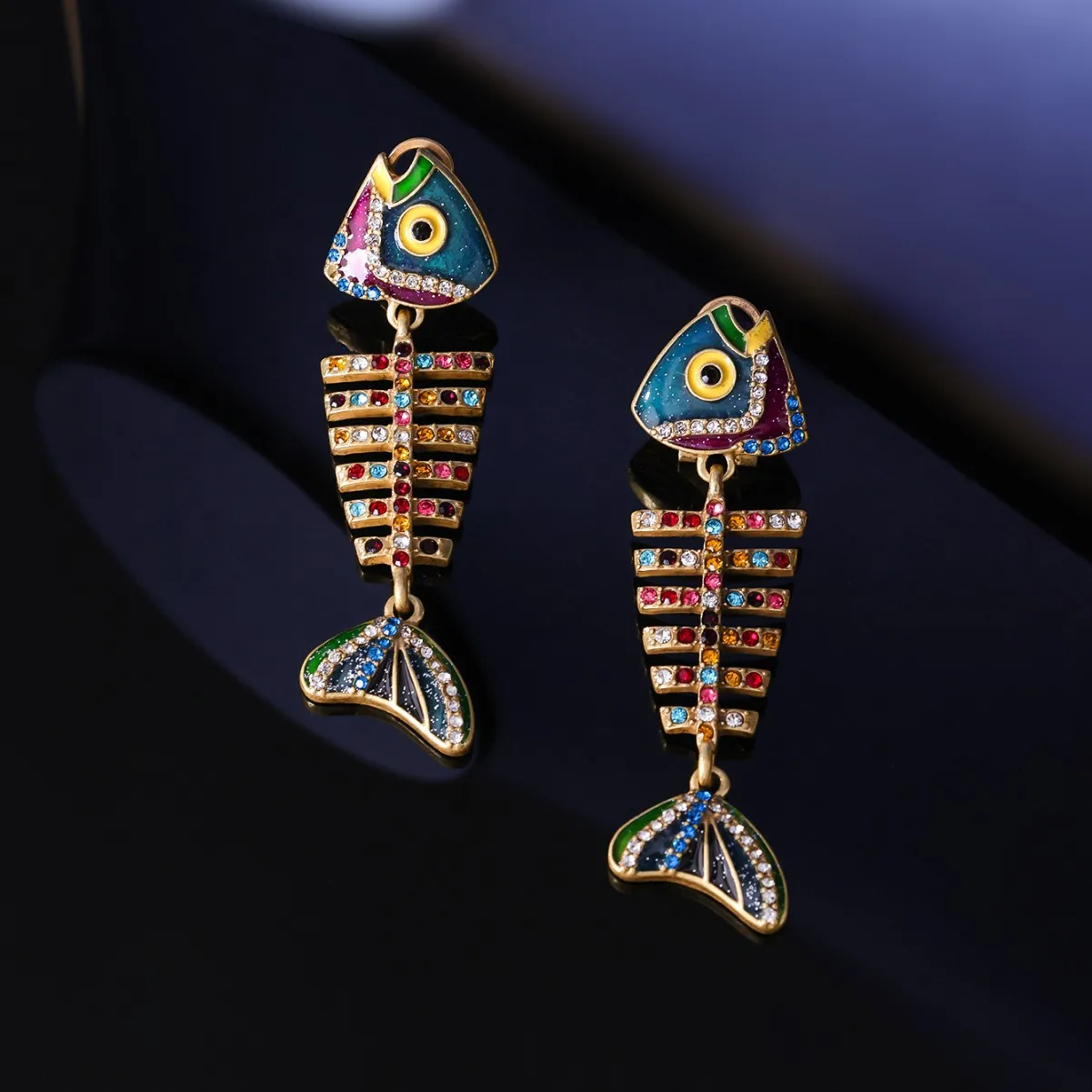 Vintage Retro Fishbone Earrings Enamel Colorful Crystal Rhinestone Ear Studs Hypoallergenic Fashion Fine Jewelry Gift for Women