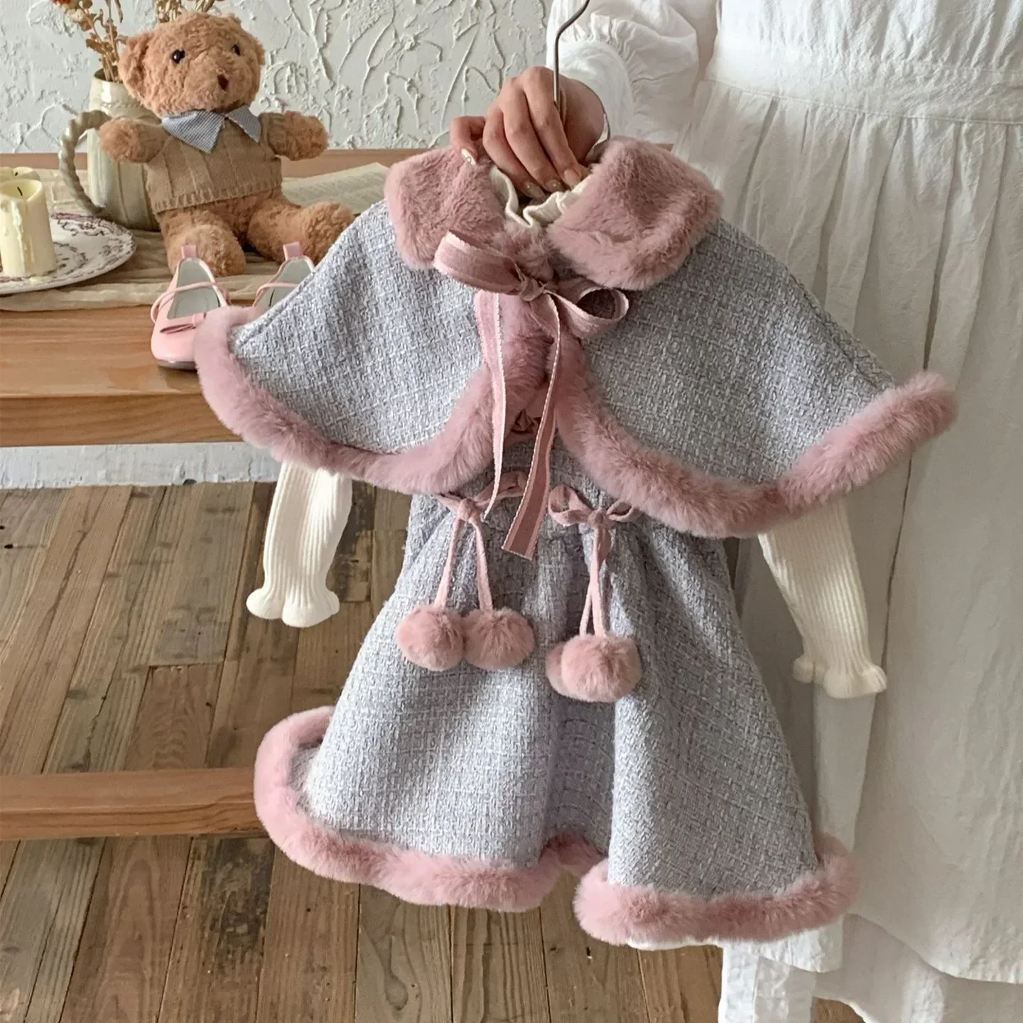 Girls Suit 2024 Winter New Childrens Wear Korean Style Girl Baby Sweet Ball Ball Dress Furry Cloak Coat Two-piece Casual Simple