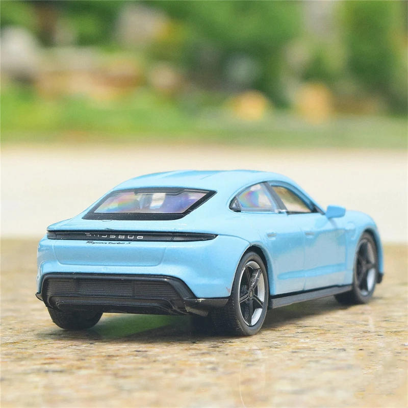 WELLY 1:36 Porsche Taycan Turbo S Alloy Car Model Diecasts Metal Toy Vehicles Cars Model Pull Back Collection Kids Toy Gift BD40