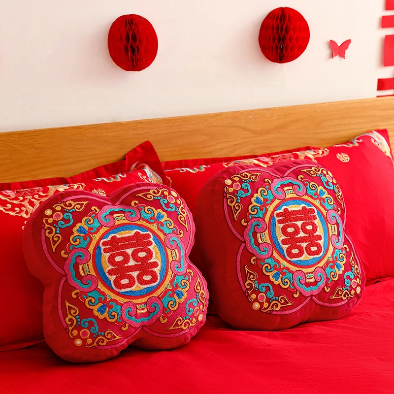 Chinese Red Embroidery Throw Pillow Chinese Traditional Wedding Room Decorative Pillow Engaged Bedding Layout Decor Cushion 2