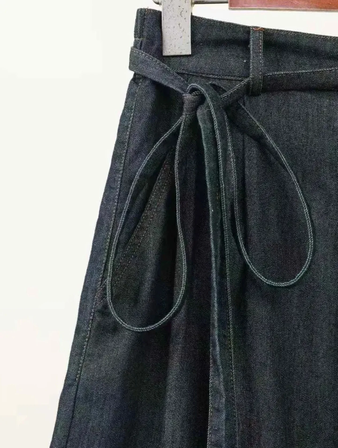 سراويل صيفية على الطراز الوطني سراويل كاوبوي سوداء من القطن المطرز برباط علوي سراويل نسائية واسعة الساق