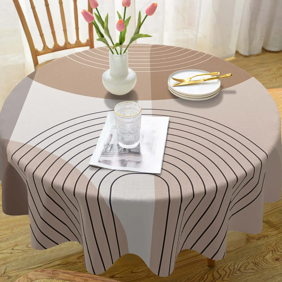 Flat tablecloth, 1 piece per pack. Round tablecloth with geometric pattern. Durable and easy to clean.