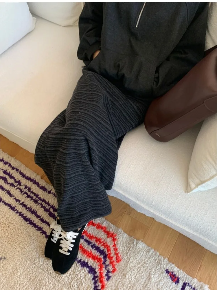 Корейская простая модная полосатая тонкая юбка средней длины с эластичной текстурой и завязками для женщин, осень-зима, новинка...