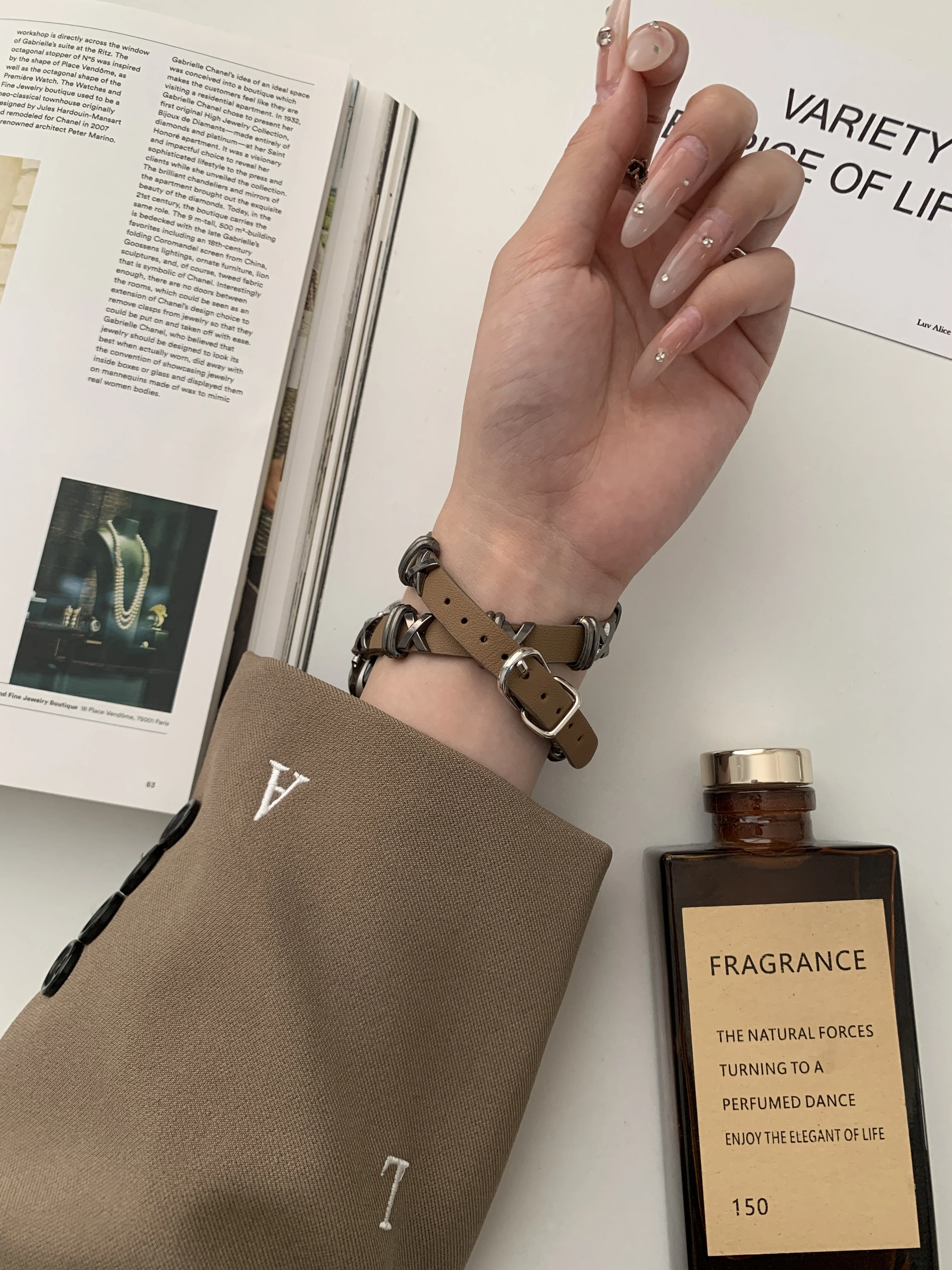 Металлический ремешок в стиле ретро для Apple watch, браслет с двойной цепочкой для iwatch 9 Ultra38 40 4142 44 45 49 мм, женский кожаный браслет