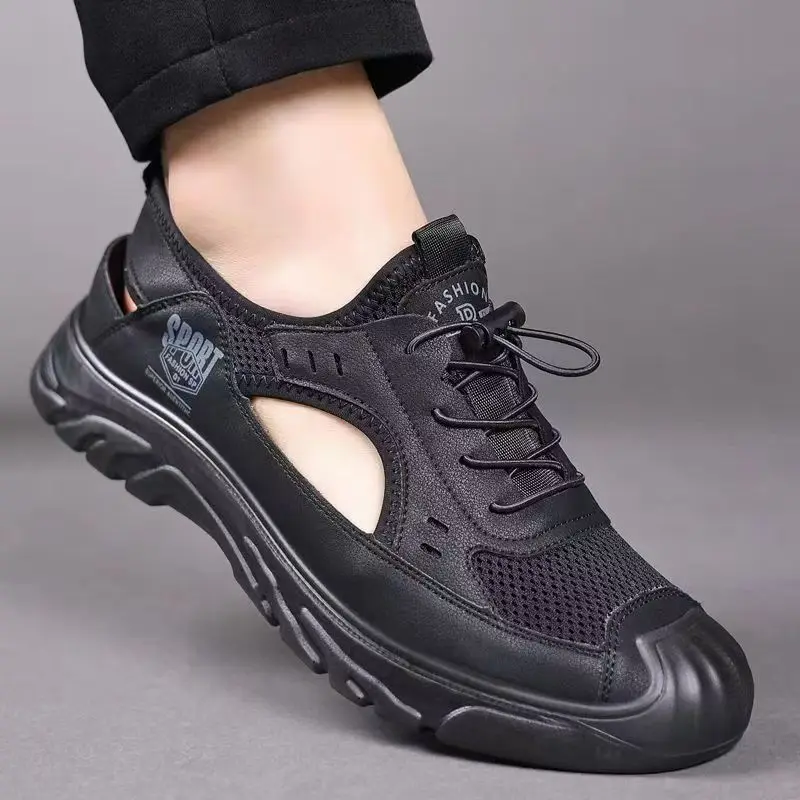 صنادل صيفية لعام 2025، نوع جديد، أحذية رجالية قابلة للتنفس من الأسفل المجوف