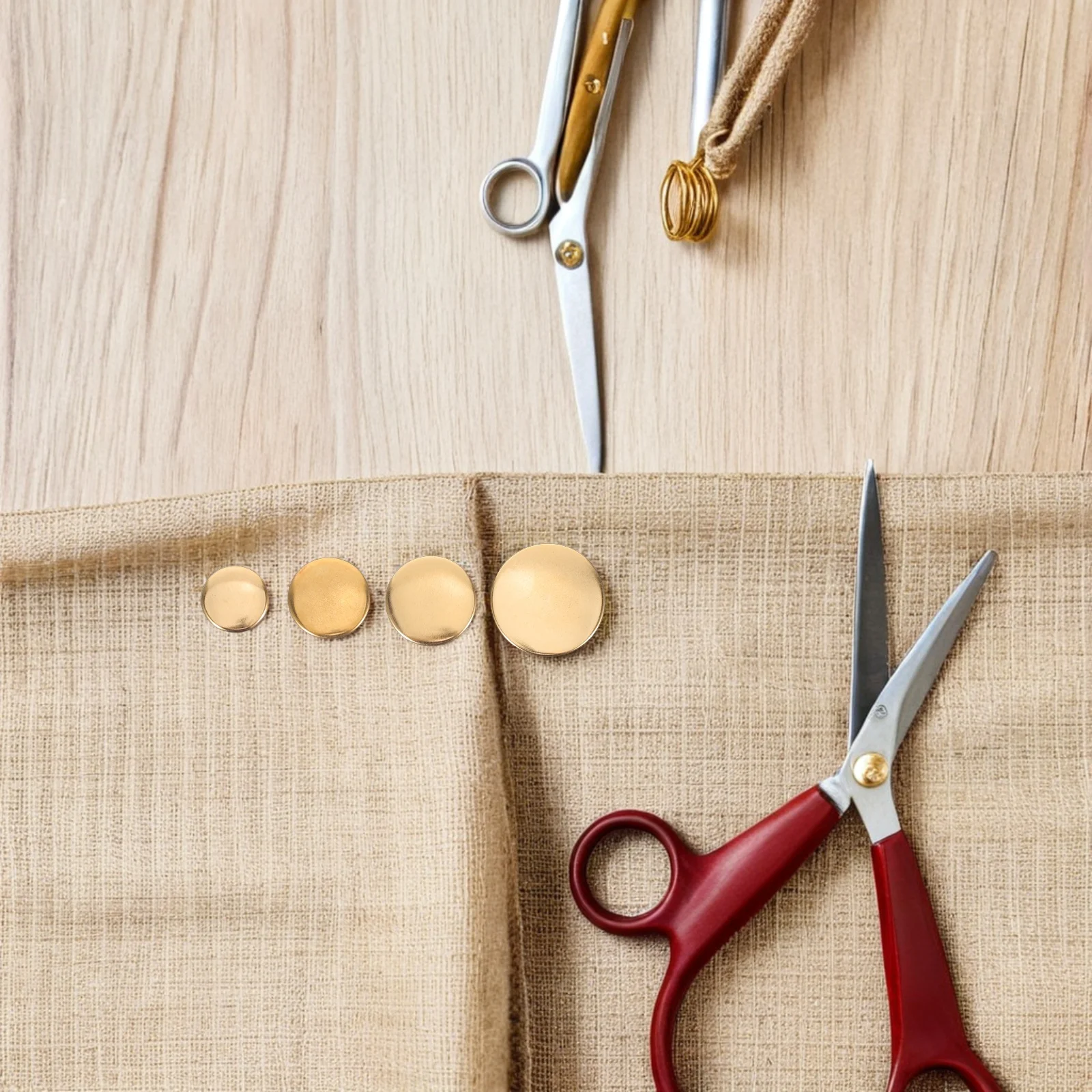 80 szt. Złote Miedziane Guziki Elegancki Okrągły Design Guziki do Mundurów, Marynarek, Garniturów, Wymienne Guziki do Szycia, Guziki do Ubrań w Stylu Vintage