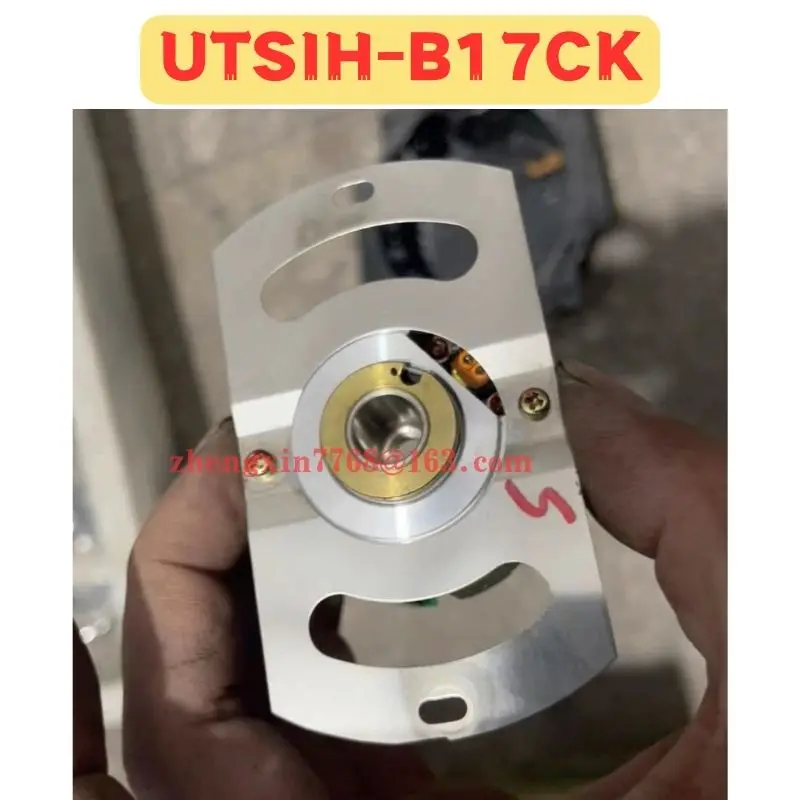High-quality Goods Used Encoder UTSIH-B17CK UTSIH B17CK Normal Function Tested OK