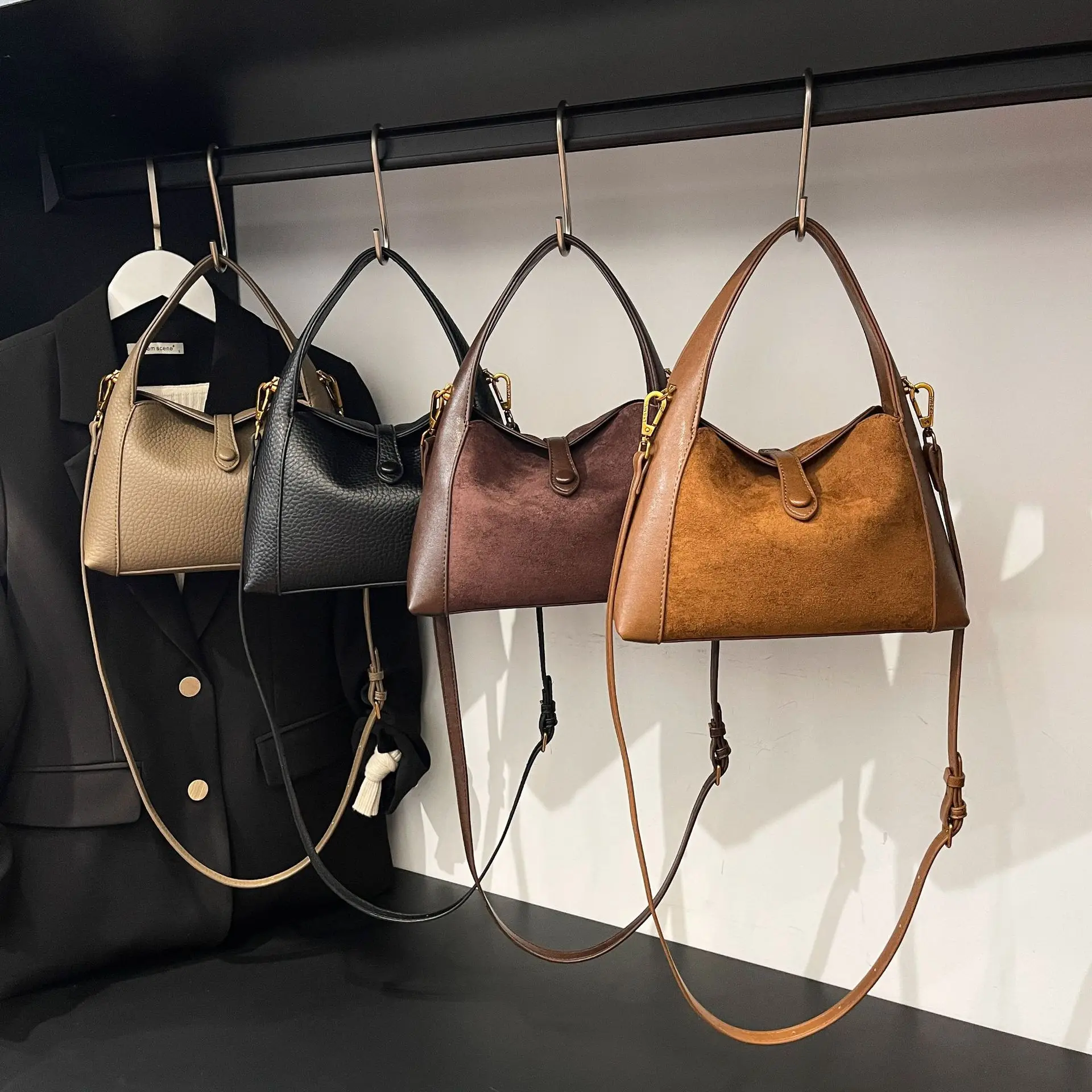 

025 Niche Envelope Bag, Vintage Matte Purse for Women, Minimalist Crossbody Tote, Chic Day-to-Night Bag, Textured Sling Bag