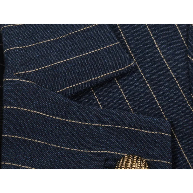 Schmal geschnittene Damen-Cropped-Anzugjacke mit gestreiftem Muster, gekerbtem Revers, doppelreihigen Metallknöpfen, Vintage-Militärblazer, Herbst-Oberbekleidung – Detail 9