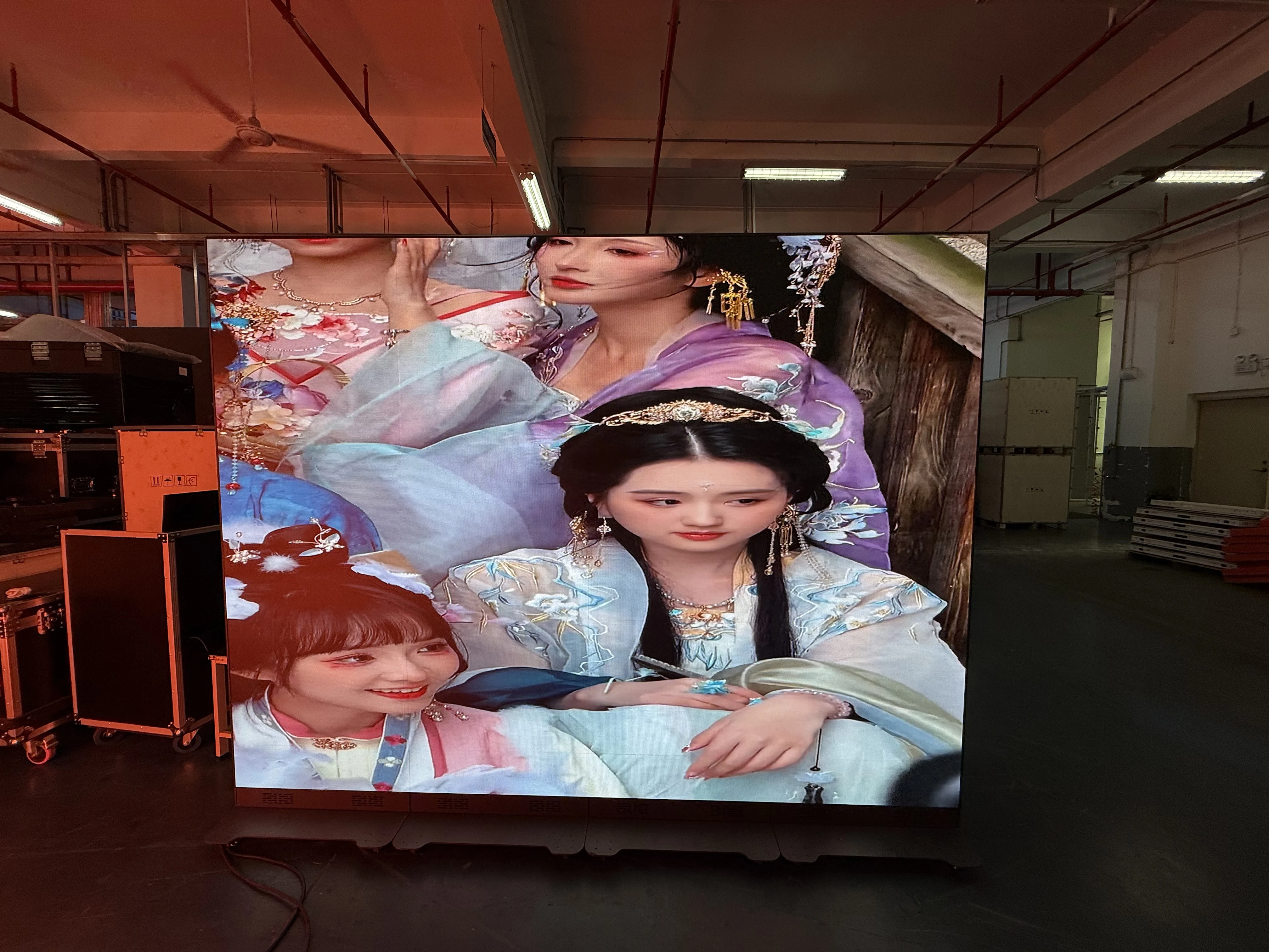 Picture 5: High Brightness IP65 Rated HD LED Poster Display Plug & Play Smart Digital Signage for Retail Store & Elevator