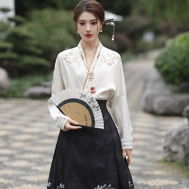 

Traditional Chinese Style Hanfu Dress Cosplay Hanbok Set Women Costume Horse-face Skirt Outfits White Black Han Dynasty