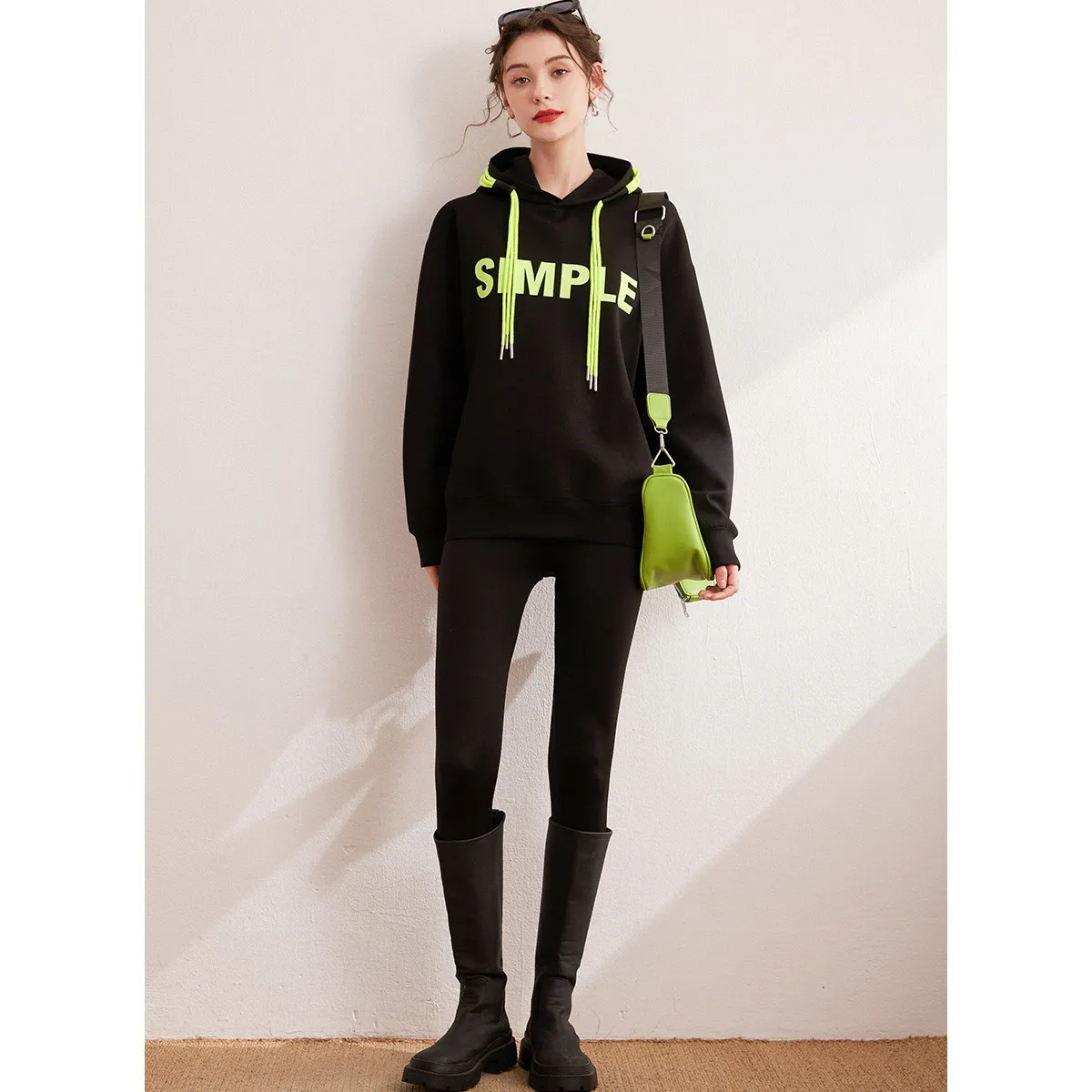 LOUIS YAO 2024 Autumn Contrast Color Letter Hooded Sweatshirt Casual Drop Shoulder Sleeve Top Casual Women's Hoodie