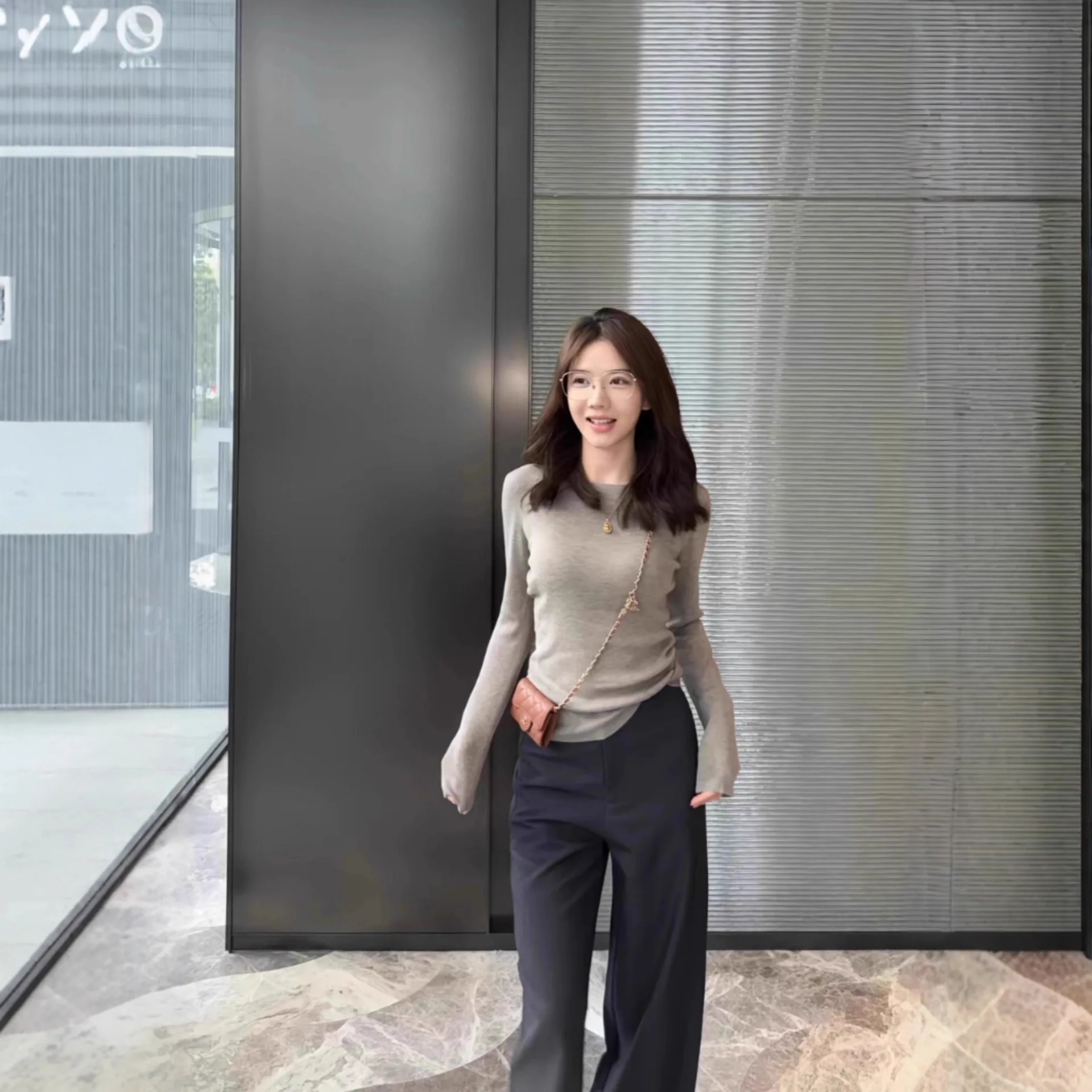 

Li Jinxian Same Style Bowei Autumn Win Knitted Long Sleeve Base Shirt Inner Layer Round Neck T-Shirt Top Ultra-Fine Wool