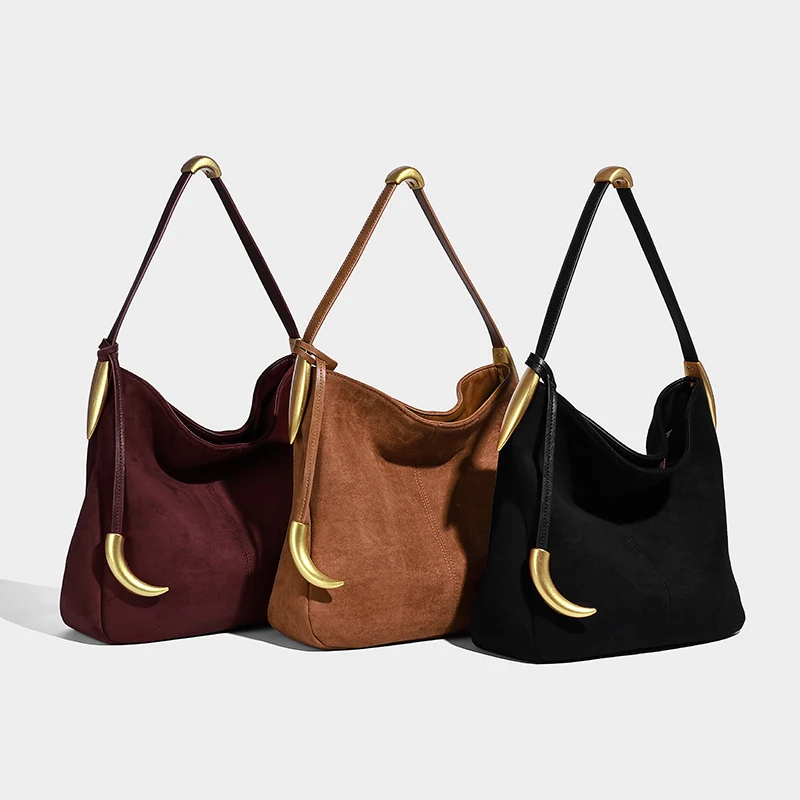 

2026 Fall and Winter New Niche Retro Suede Pendant Bread Bag Stylish Luxury Commuter Large Capacity One-Shoulder Off-Road Bag