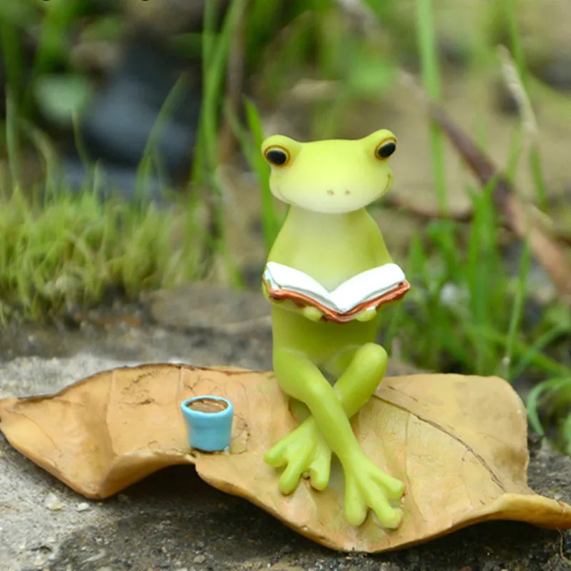 

New Cute Frog Resin Crafts Home Desktop Decoration Cartoon Animal Figurines Creative Children's Gifts Fairy Garden Accessories