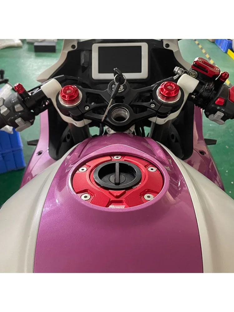 Für Qjmotor Sport Racing SRK 350RR/400RR/421RR/450RR/550RR/550SR/600RC/600RS/800RR/921RR Chrom-Tankdeckel Motorrad-Kraftstofftankdeckel
