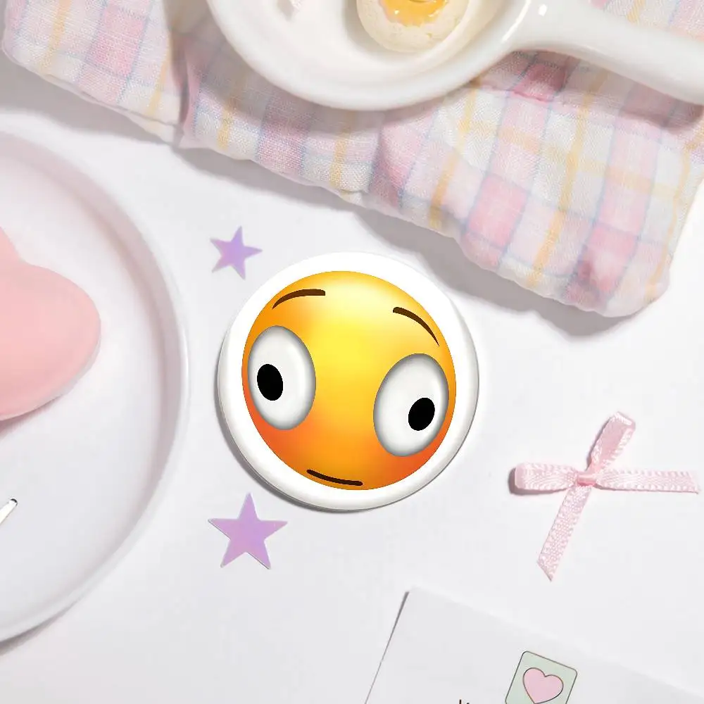 مضحك الرموز التعبيرية لطيف شارات لينة زر دبوس مشرق مطبوعة أيقونة هدية للأصدقاء شارة طوق بروش التلبيب دبوس معدني #4