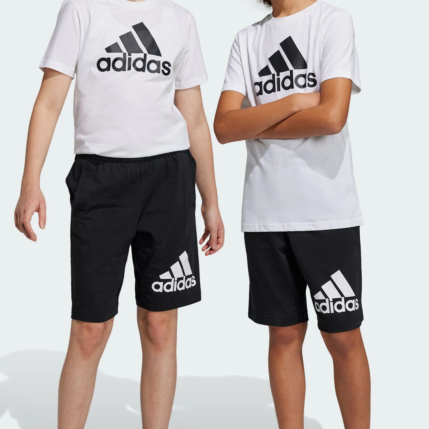 

Новые детские повседневные классические модные трикотажные шорты Adidas Authentic HY4718