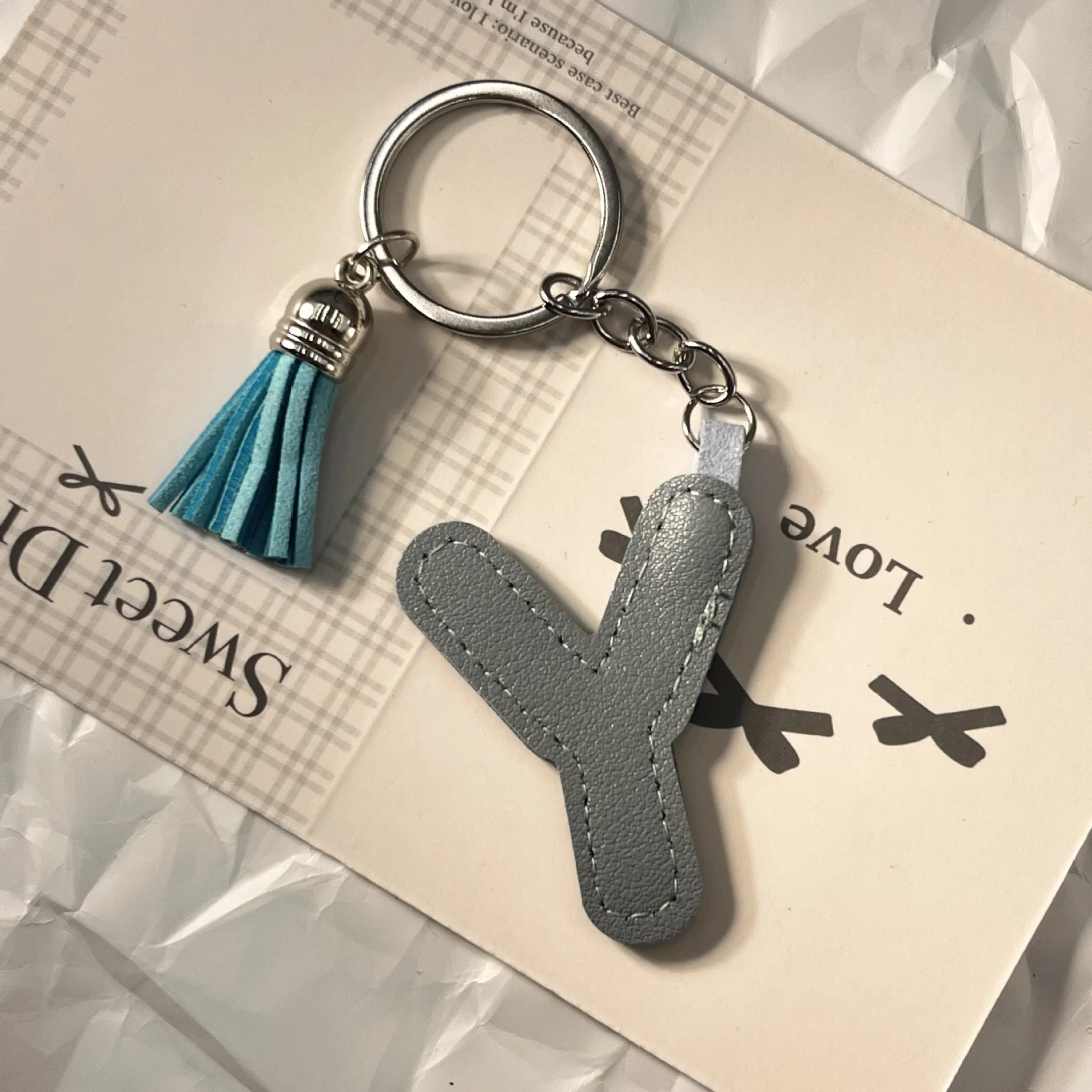 PU-Leder A bis Z Alphabet Mode-Schlüsselanhänger 26 Initialen Buchstaben Schlüsselring Bonbonfarben Quasten Anhänger Auto-Schlüsselanhänger Geschenk – Detail 4