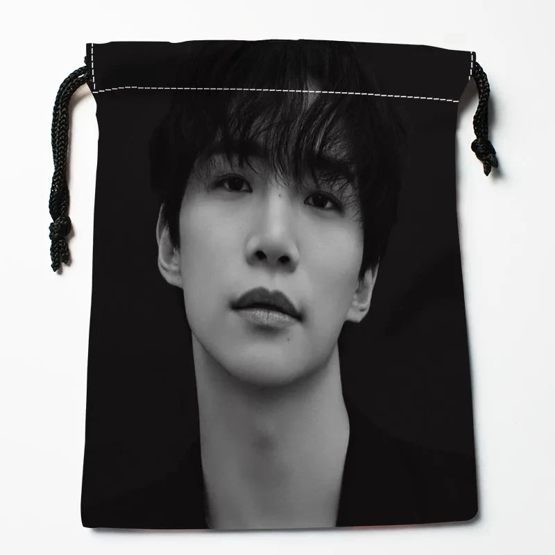 POP Lee Jun Ho Drawstring Bags Print 18X22CM Soft Satin Fabric Resuable Storage Storage Clothes Bag Shoes Bags 0414